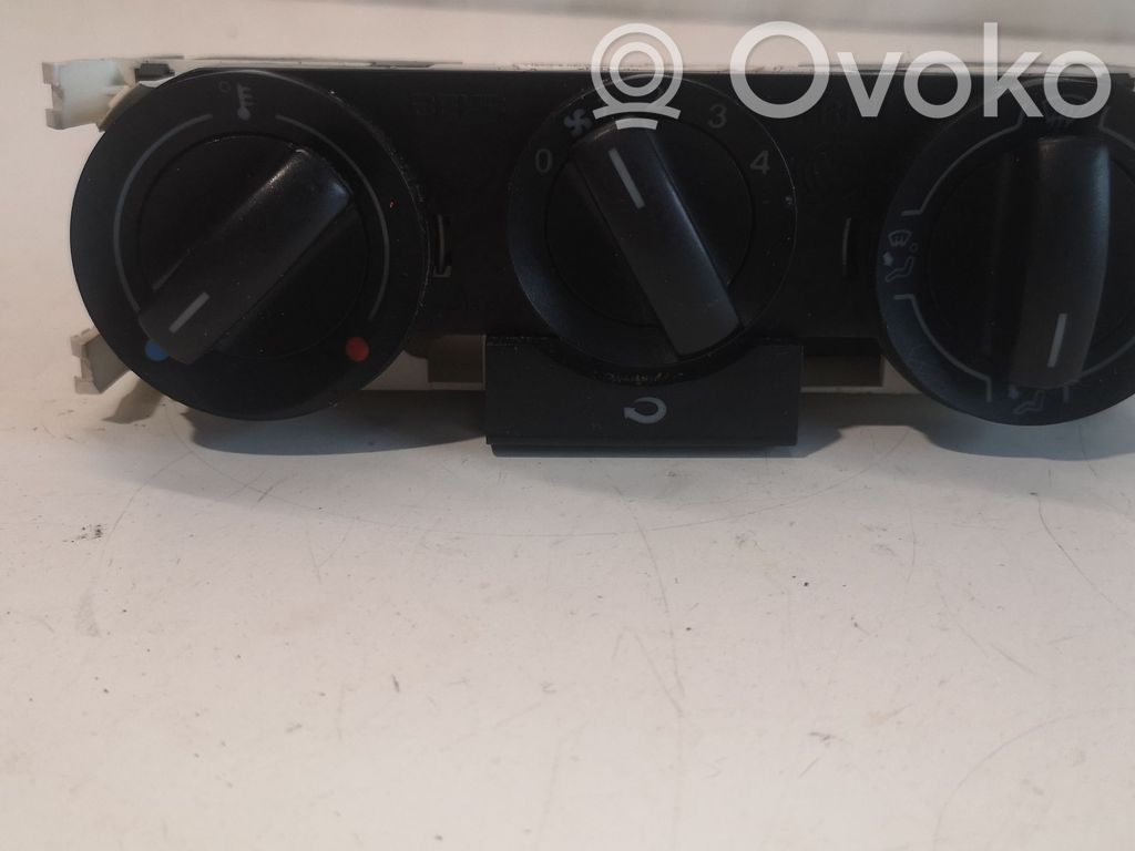 Volkswagen Fox Climate control unit 