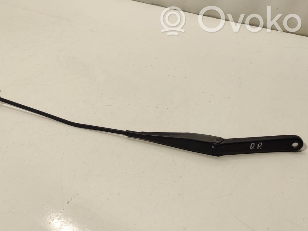 Ford Focus Front wiper blade arm 