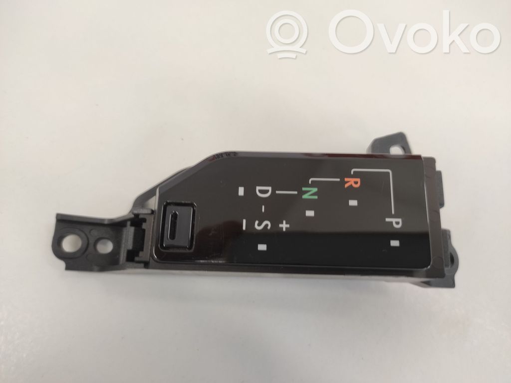 Gear shift selector indicator   76J744