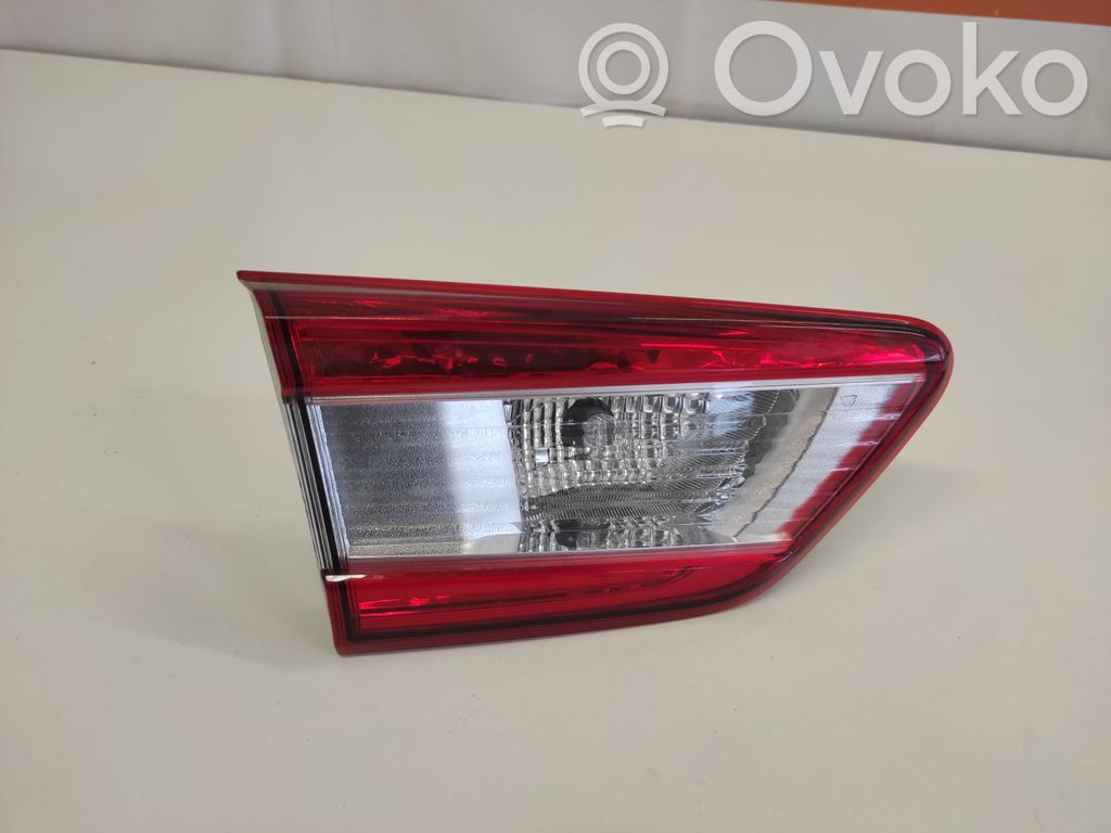 Subaru Impreza V Aizmugurējais lukturis pārsegā 