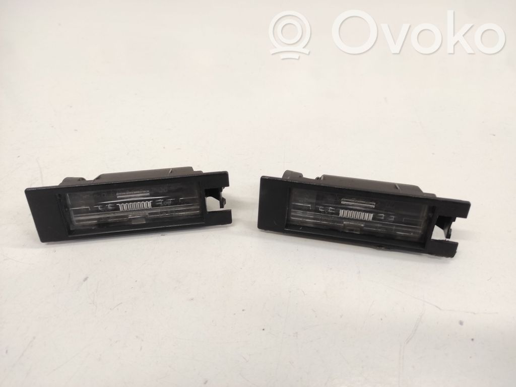 Opel Astra H Éclairage de plaque d'immatriculation 