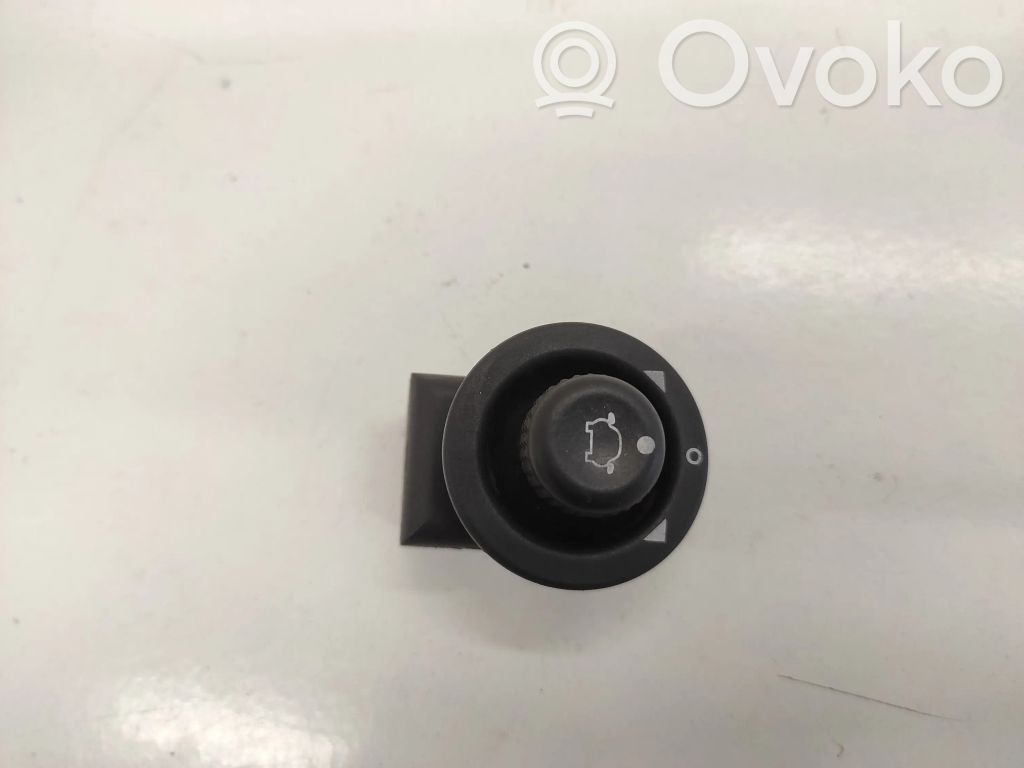 Wing mirror switch   93BG17B676BB