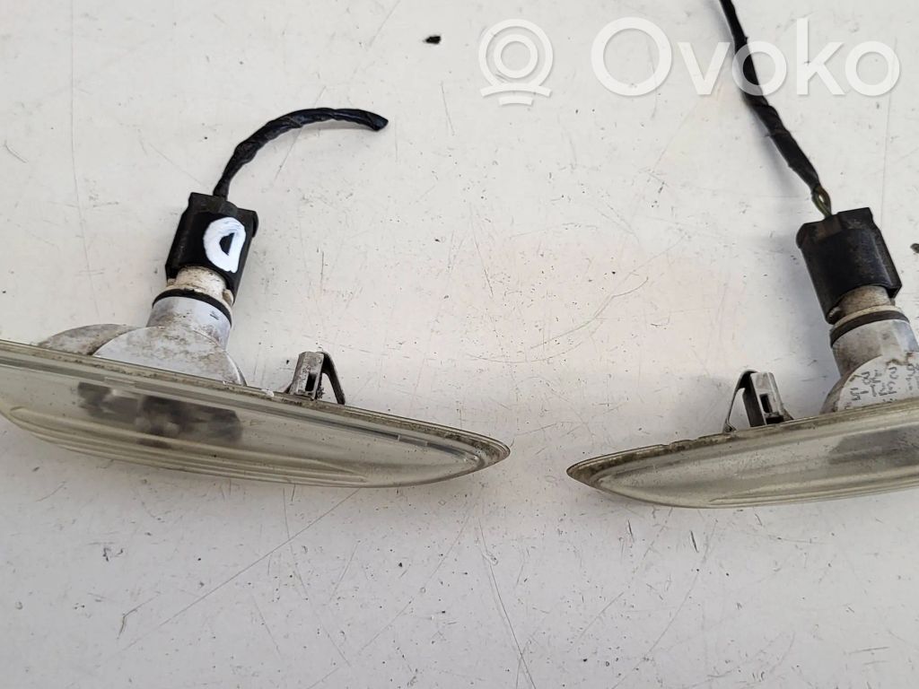 BMW 3 E46 Front fender indicator light 