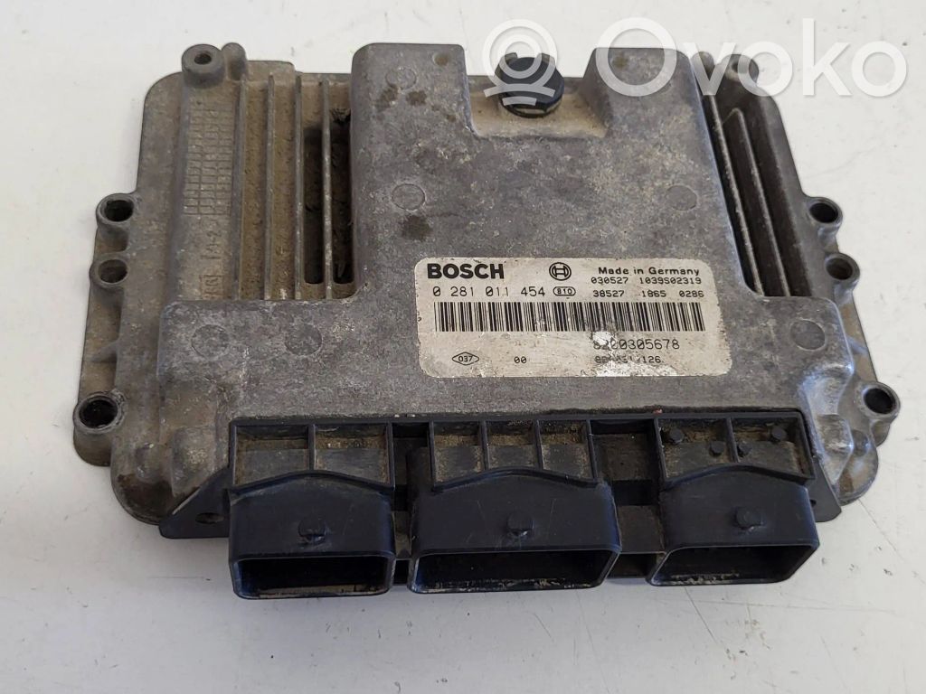Nissan Primera Engine control unit/module 