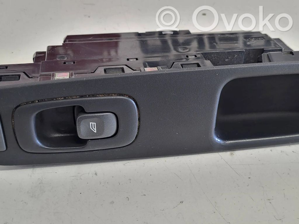 Electric window control switch   9452961,00W44E