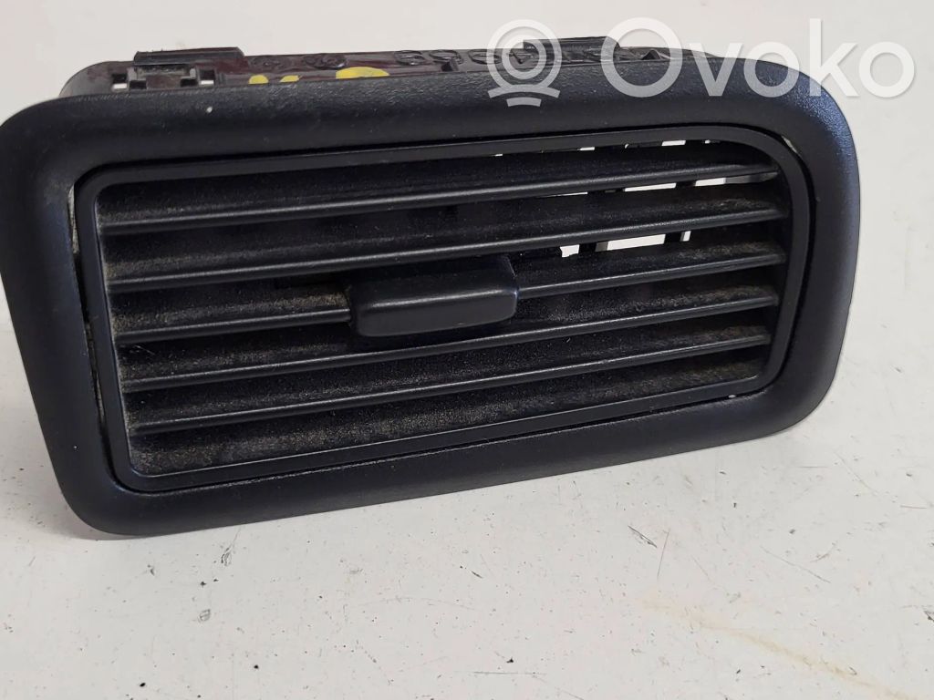 Fiat Doblo Centrinės oro grotelės 