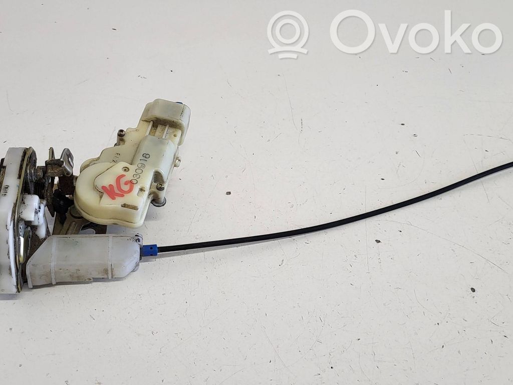 Toyota Yaris Aizmugurē slēdzene 