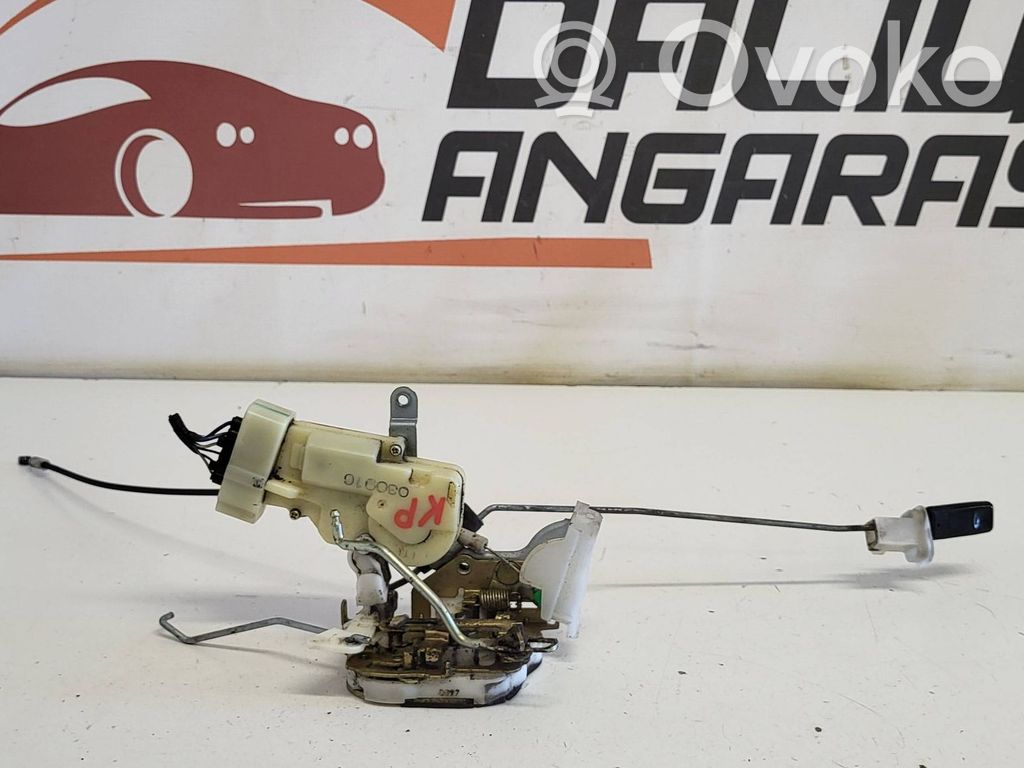 Toyota Yaris Zamek drzwi przednich 
