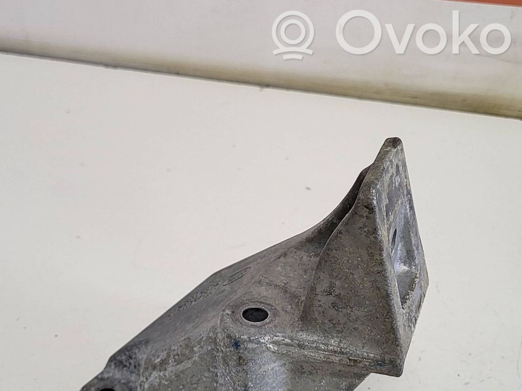 Land Rover Range Rover Sport L494 Engine mounting bracket 