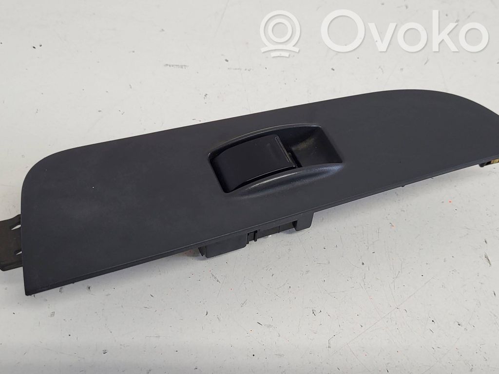 Electric window control switch   4762D