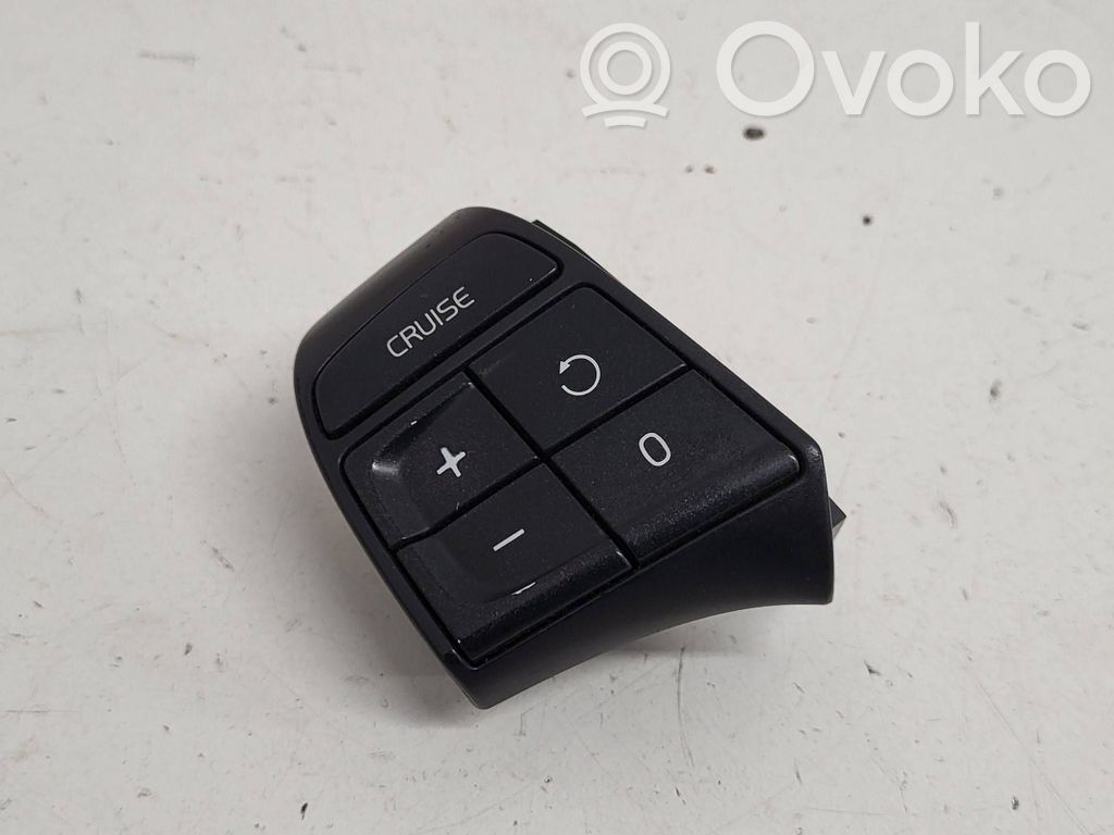 Volvo S40 Steering wheel buttons/switches 
