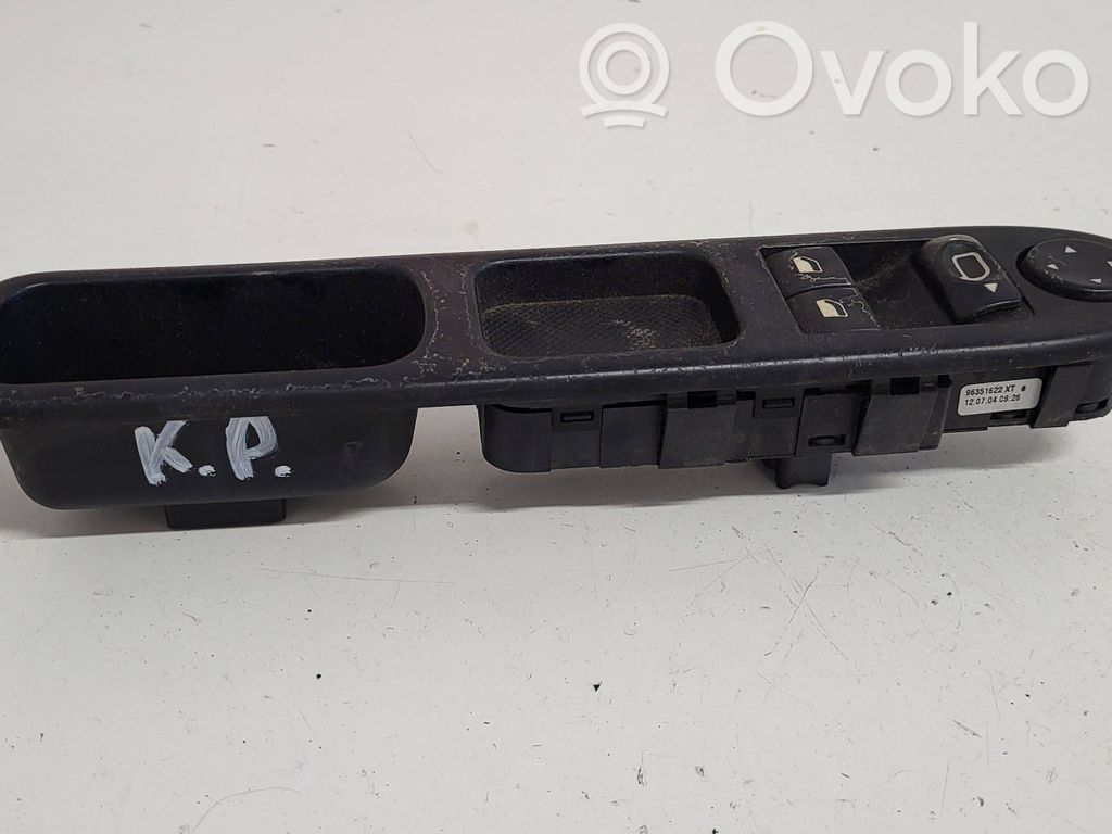 Peugeot 307 Electric window control switch 