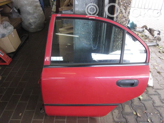 Mitsubishi Carisma Puerta trasera 