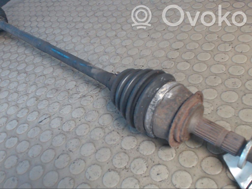 Opel Corsa B Etuvetoakseli 