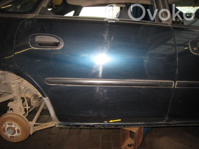 Mazda 323 Galinės durys 