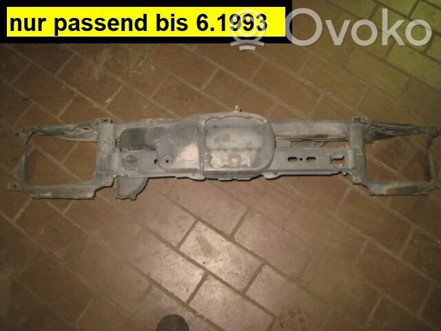 Volkswagen PASSAT B4 Panel mocowania chłodnicy / góra 