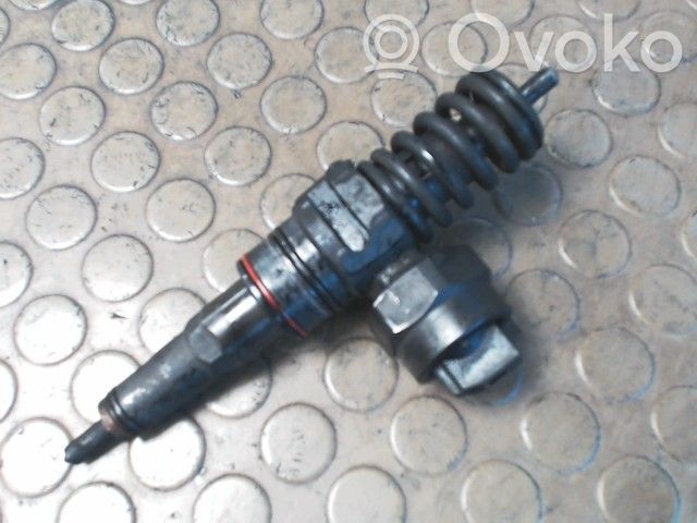Volkswagen PASSAT B5 Iniettore 