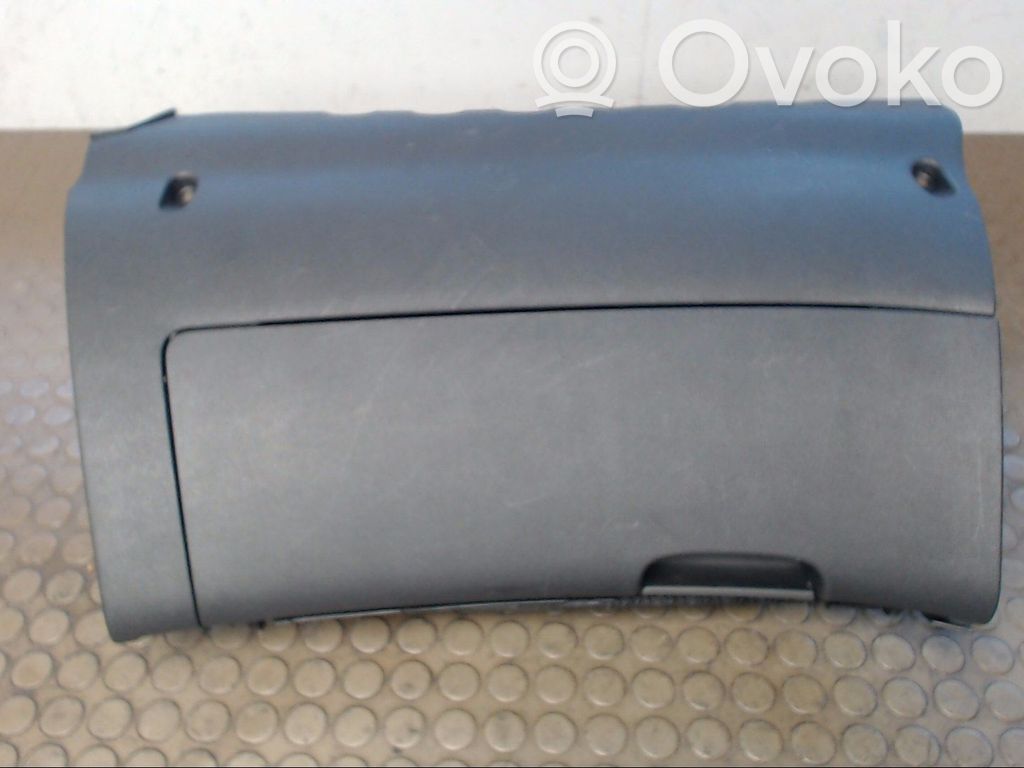 Skoda Octavia Mk2 (1Z) Juego guantera 