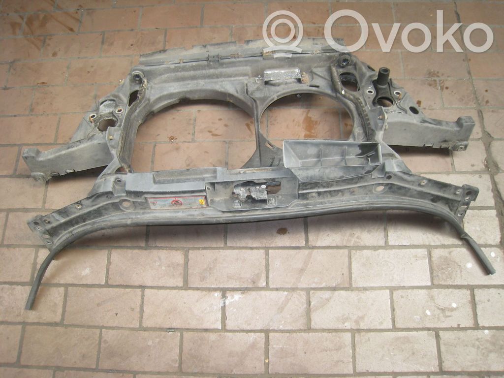 Audi A6 S6 C5 4B Staffa del pannello di supporto del radiatore parte superiore 