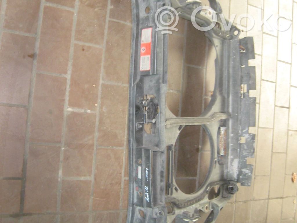 Audi A6 S6 C5 4B Staffa del pannello di supporto del radiatore parte superiore 