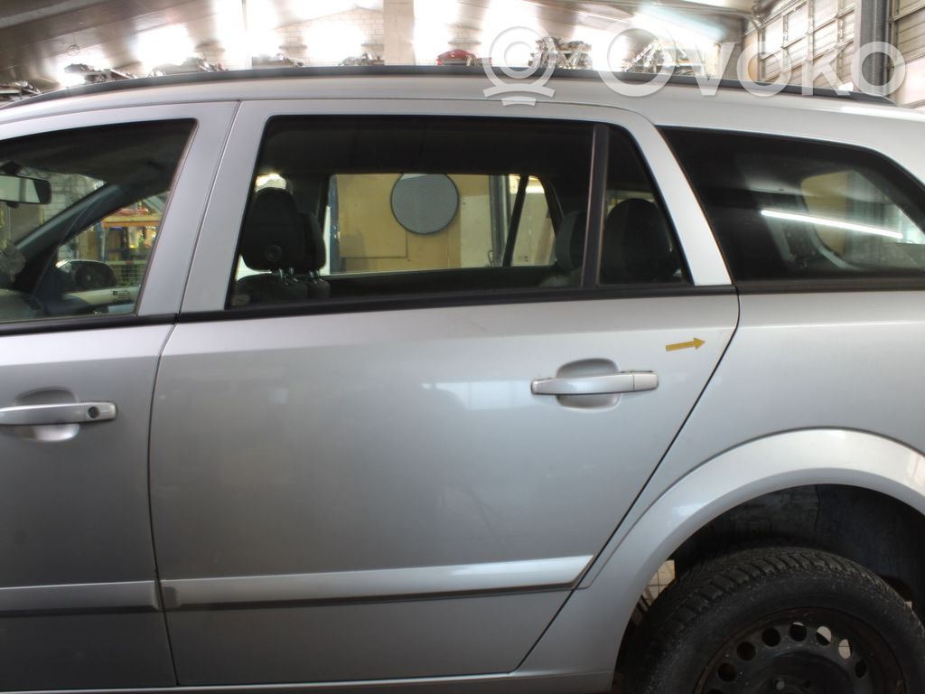 Opel Astra H Puerta trasera 