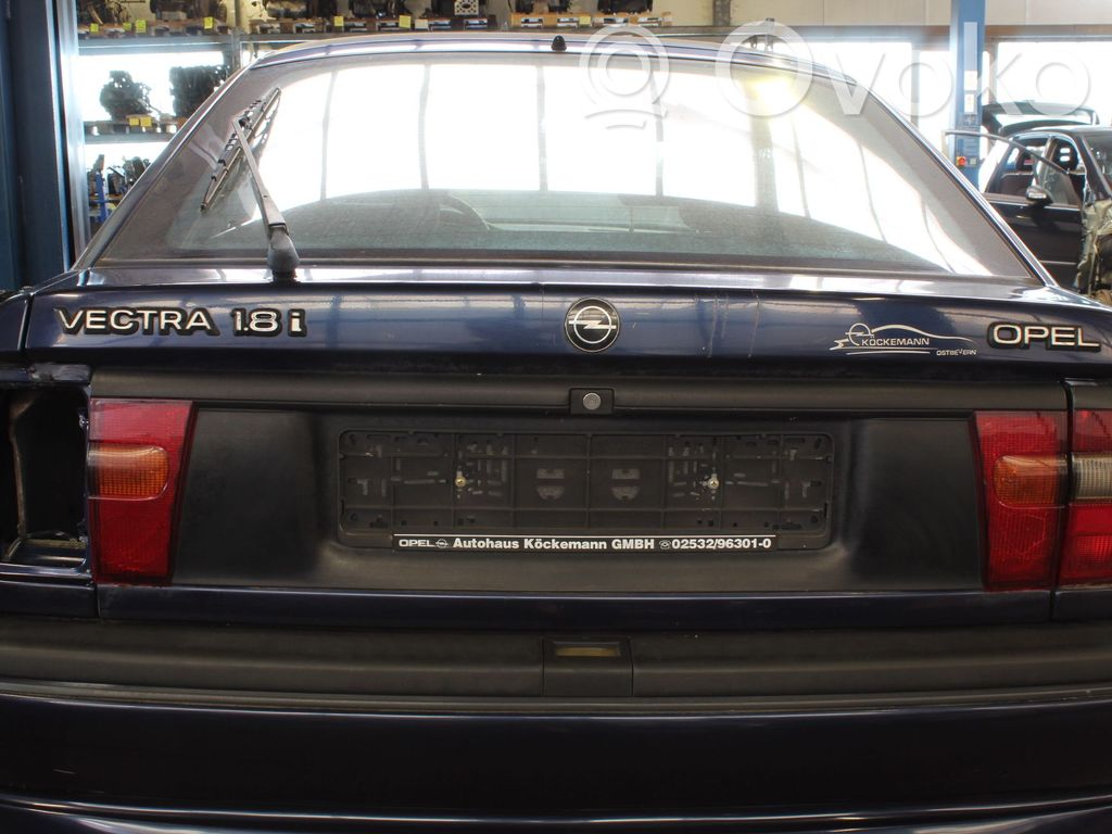 Opel Vectra A Puerta del maletero/compartimento de carga 