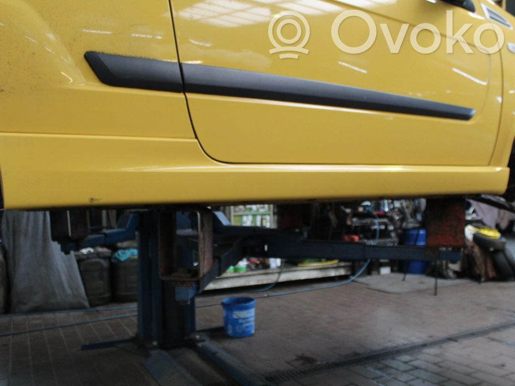 Chevrolet Aveo Kynnys 