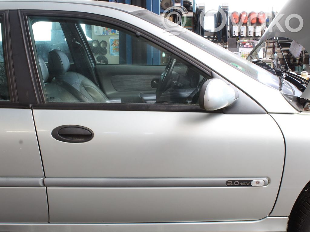Renault Laguna I Puerta delantera 