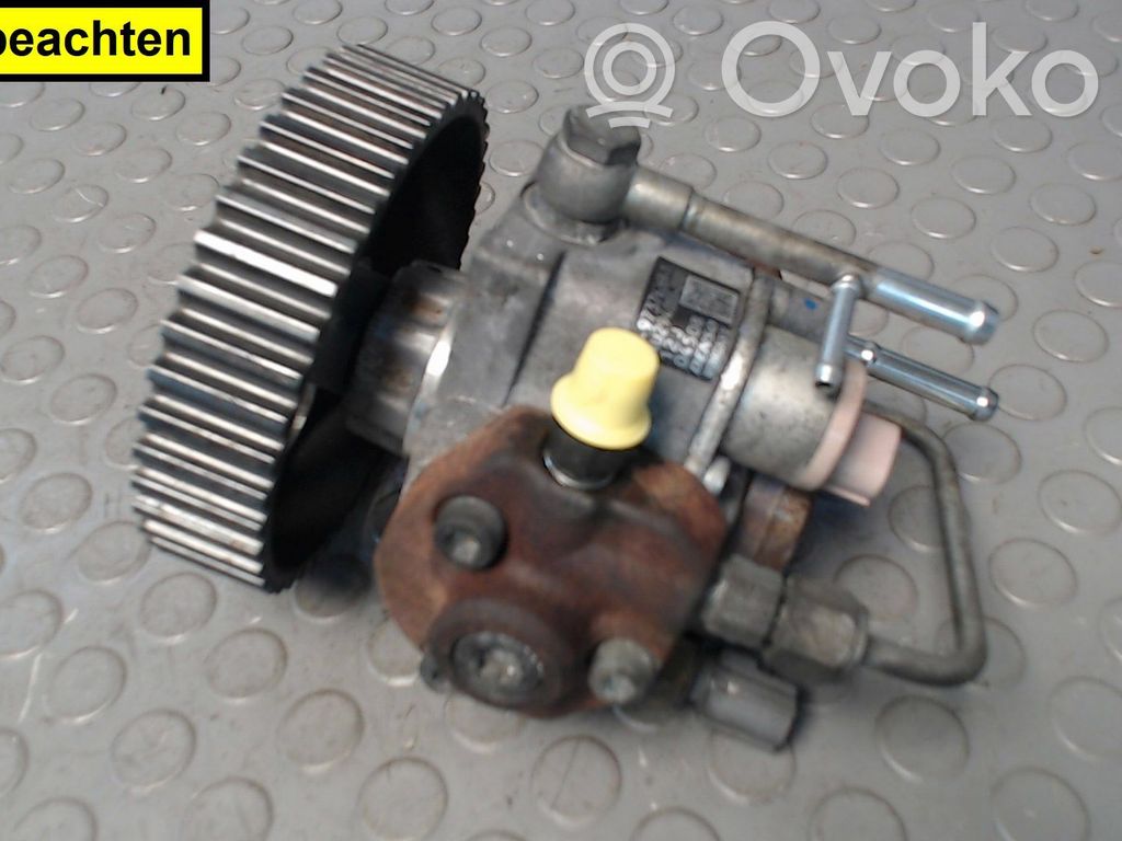 Opel Meriva A Supporto della pompa del carburante 