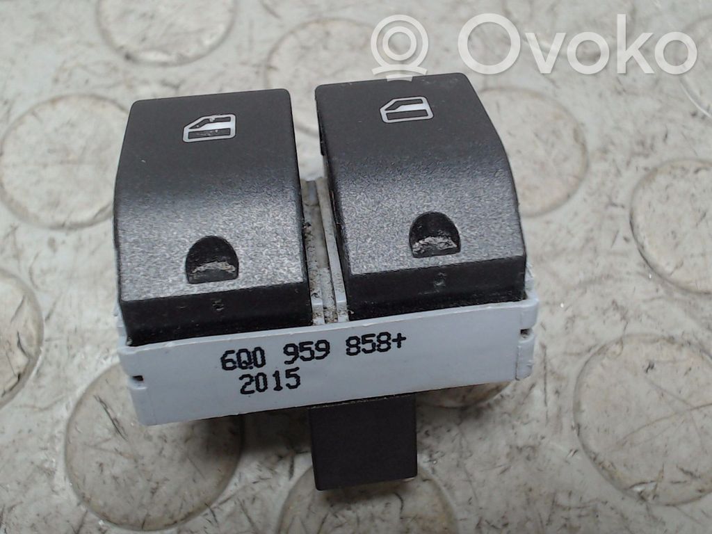 Volkswagen Fox Electric window control switch 