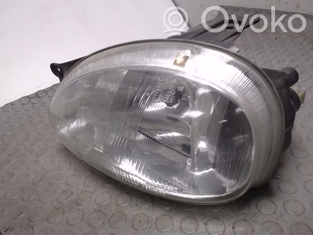 Opel Corsa B Phare frontale 