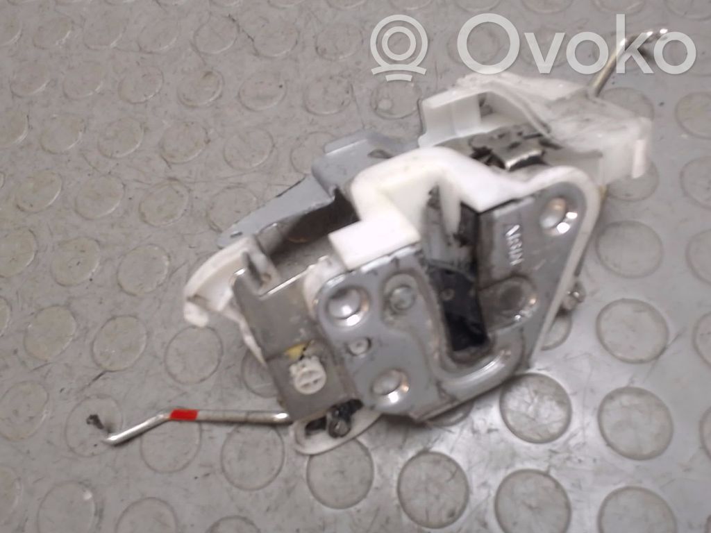 Priekšpusē slēdzene   9136T0,NICHTZUTREFFEND