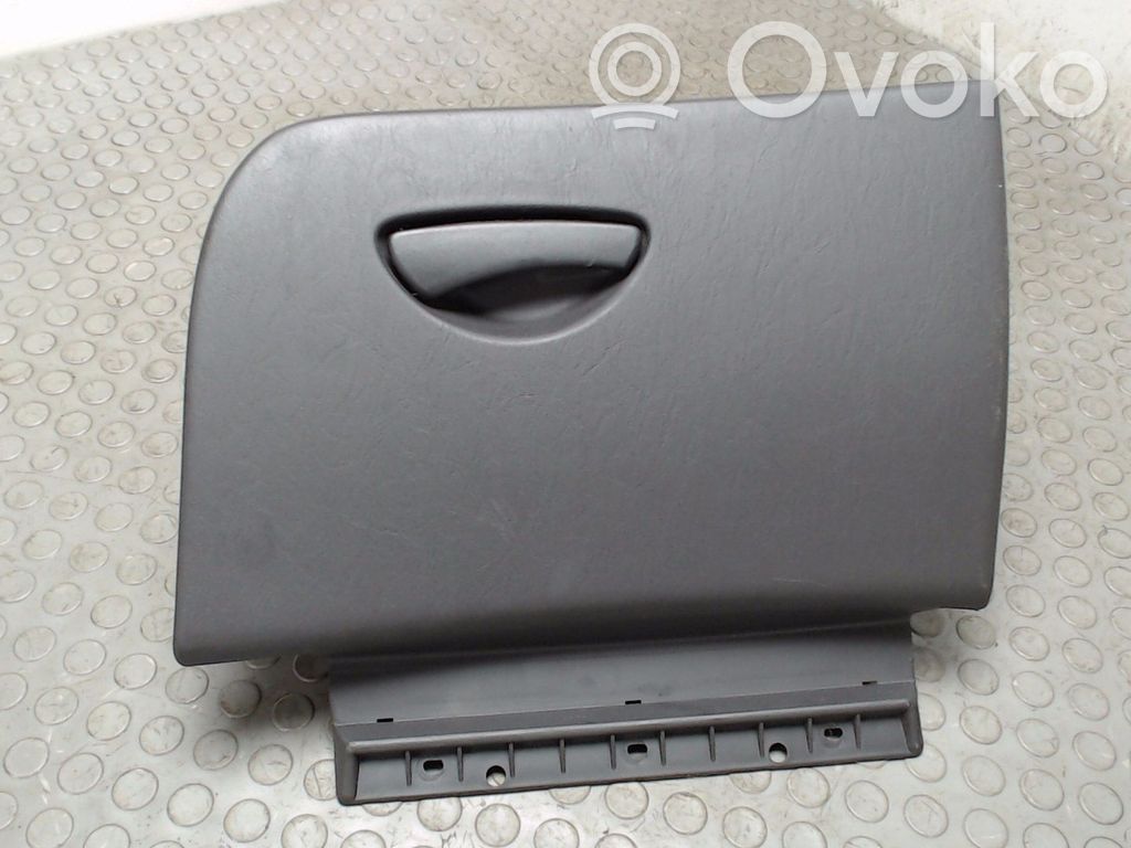 Ford Focus Daiktadėžės (bordačioko) komplektas 