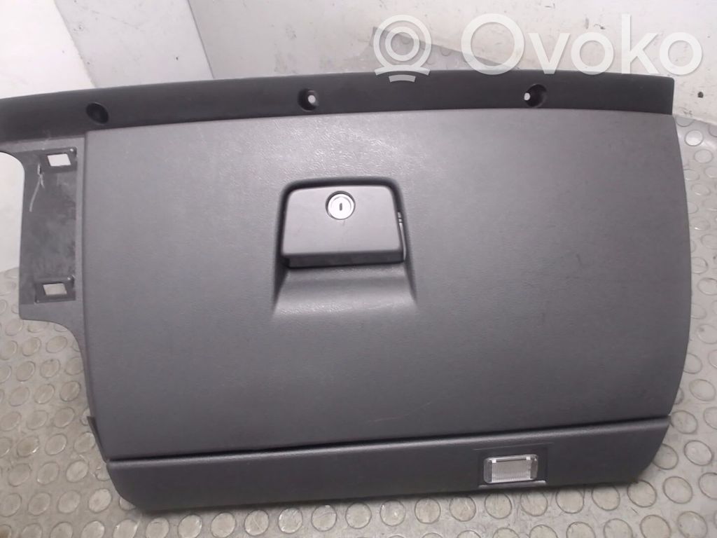 Volvo V50 Handschuhfach komplett 