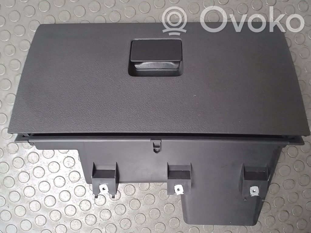 Volkswagen Fox Schowek deski rozdzielczej / Komplet 