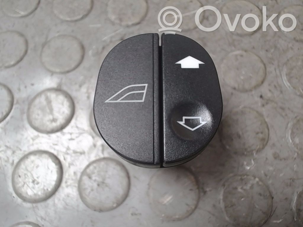 Ford Fiesta Electric window control switch 