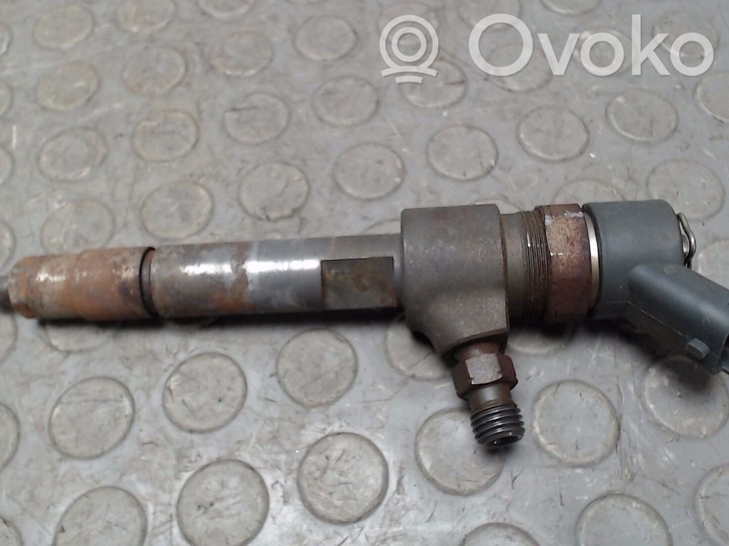 Inyector de combustible   93178684,5821110,93186428