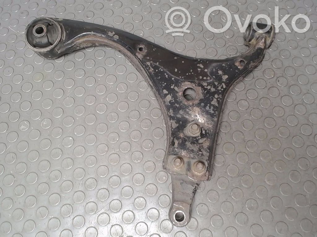 KIA Carens II Basculă inferioară față 