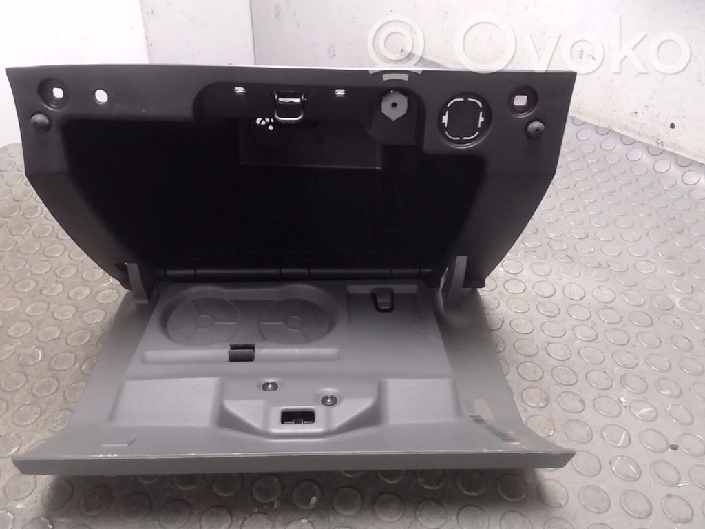 Ford Focus Daiktadėžės (bordačioko) komplektas 