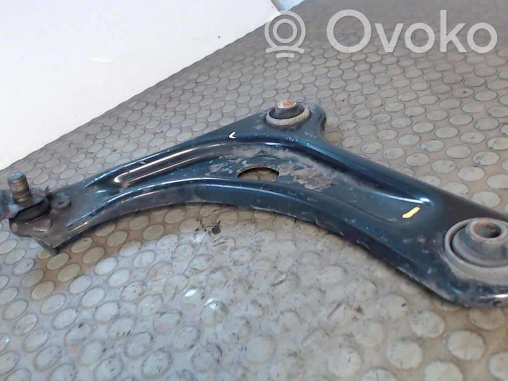 Citroen C3 Front lower control arm/wishbone 