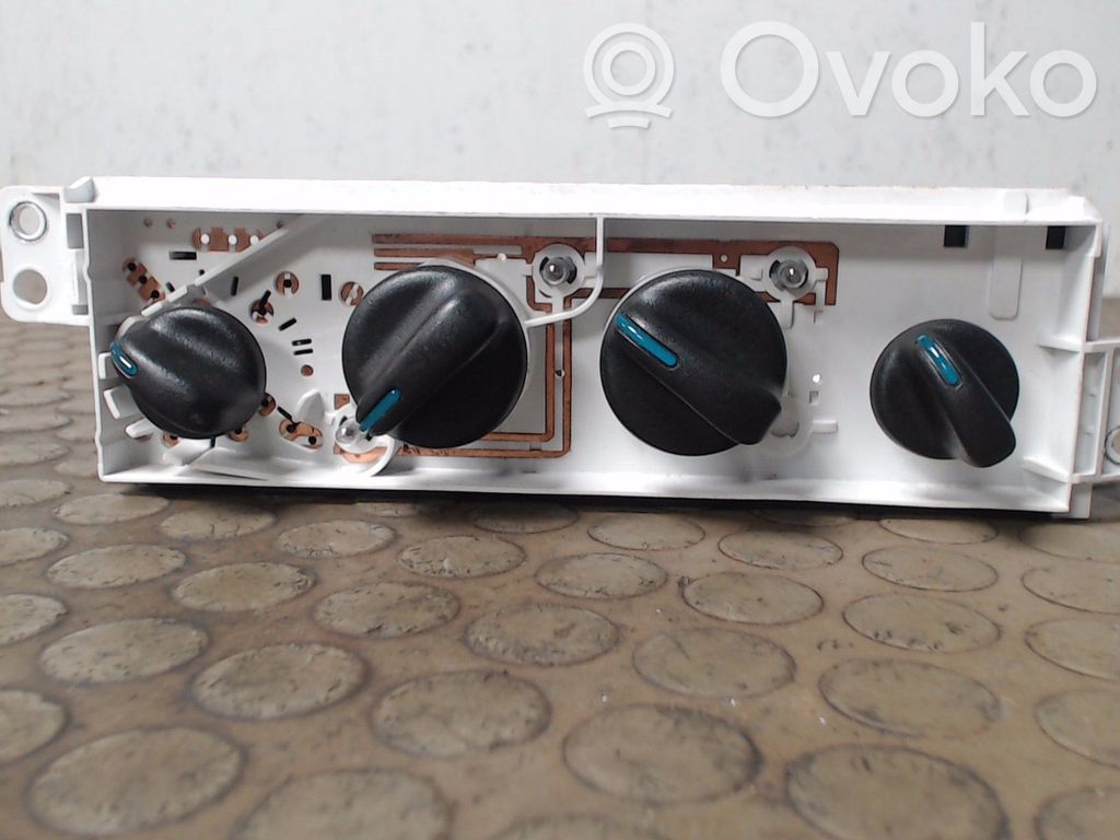 Climate control unit   04885336AA