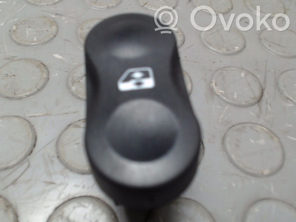 Dacia Duster Electric window control switch 