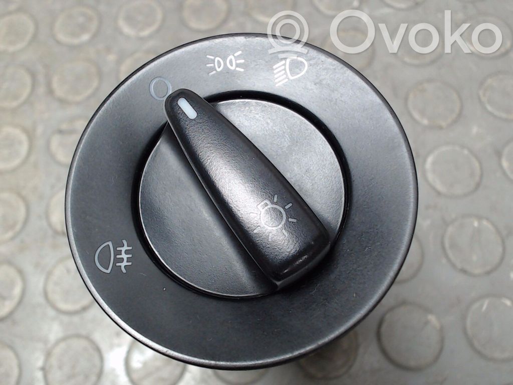 Skoda Fabia Mk2 (5J) Interruptor de luz 