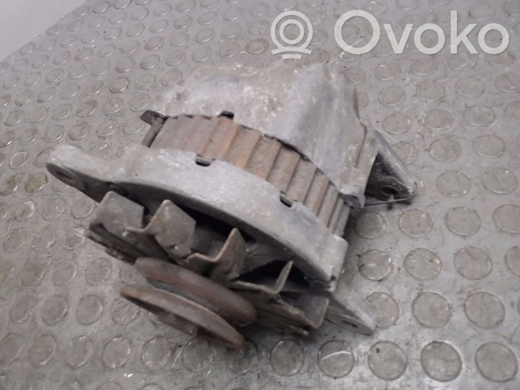 Alternador   E11618300C,M3T33586