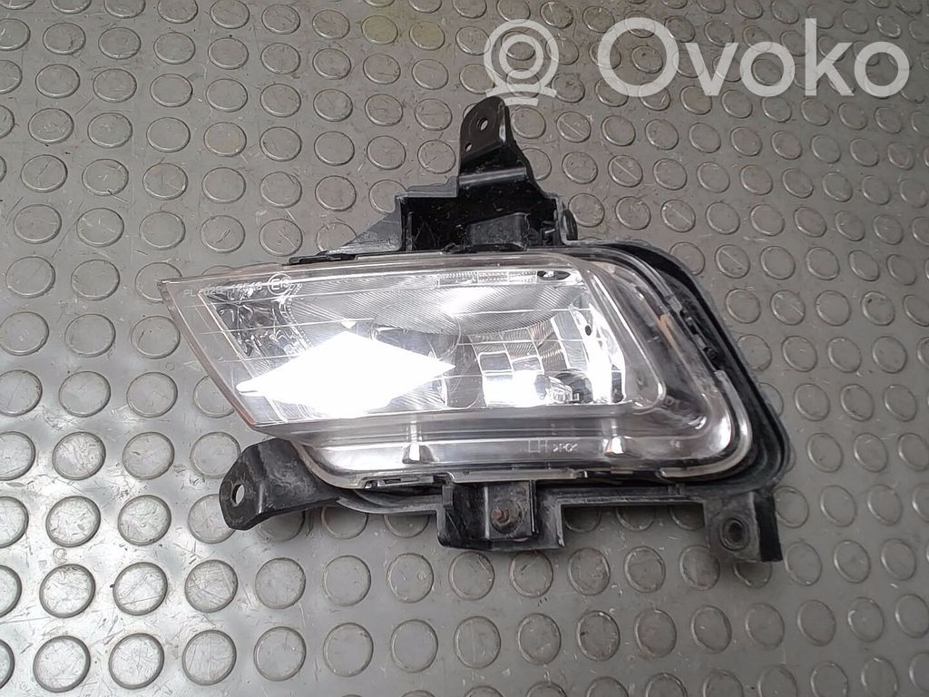 KIA Ceed Miglas lukturis priekšā 