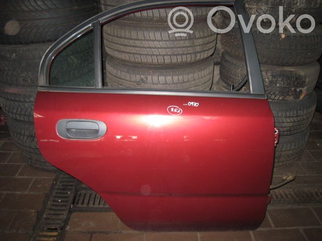 Mitsubishi Carisma Puerta trasera 