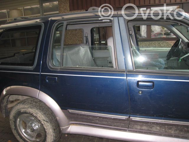 Aizmugurējās durvis   3912664,0000
