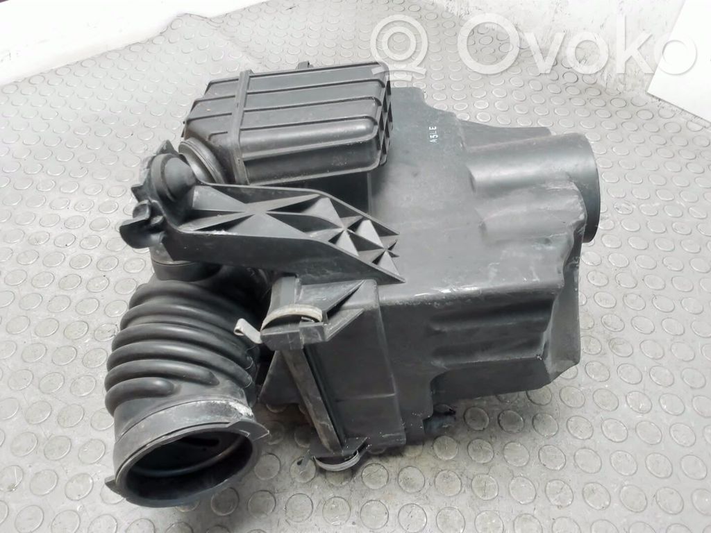 Mazda 5 Air filter box 