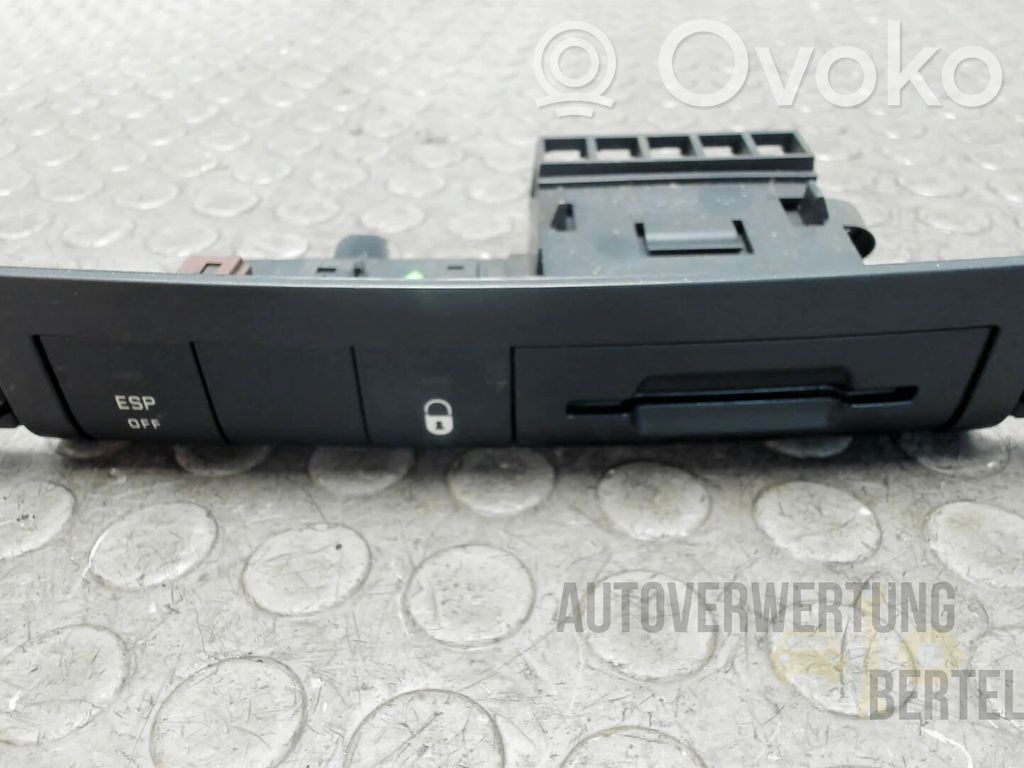 Peugeot 207 Central locking switch button 