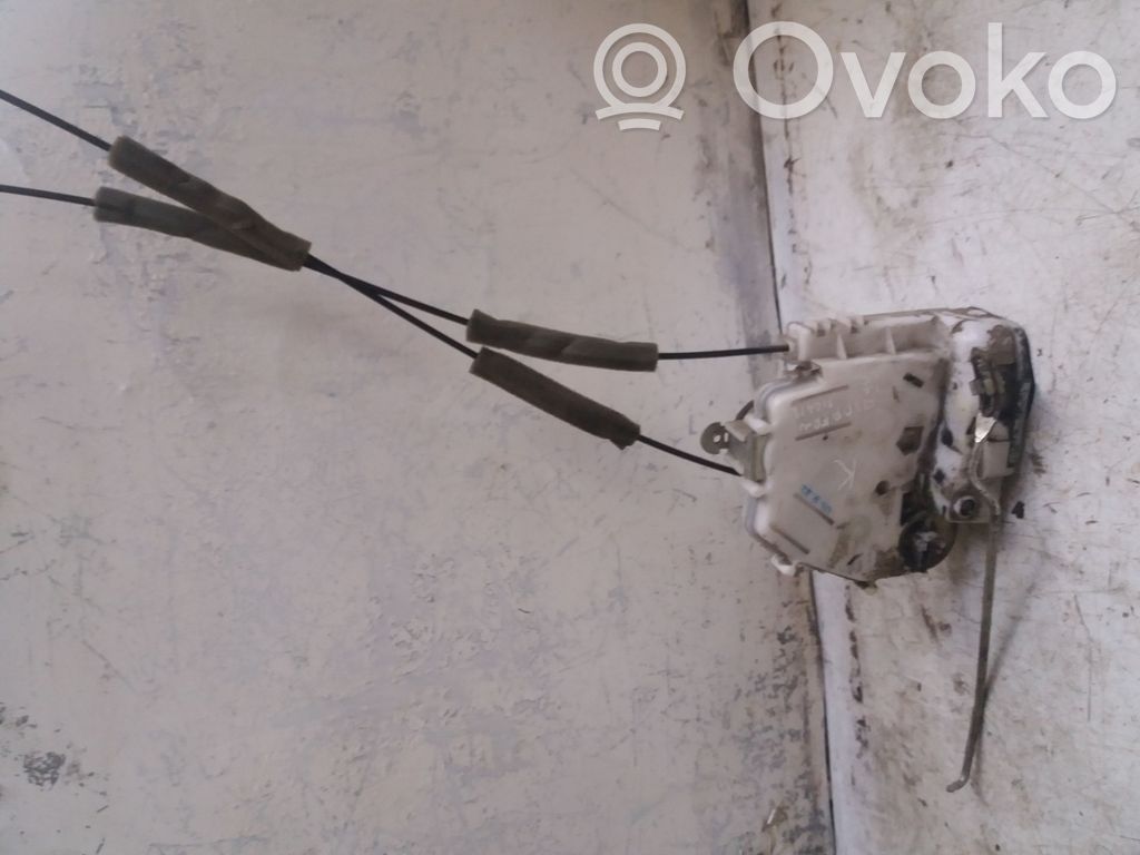 Honda FR-V Front door lock 